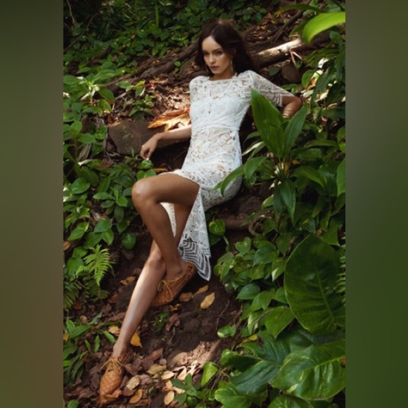 FOR LOVE & LEMONS Luna Lace Sheet Open Back White Maxi Dress NWOT Size X-Small - Picture 2 of 12